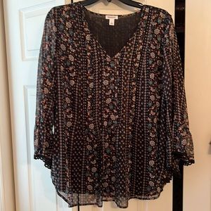 Very pretty blouse never been worn.